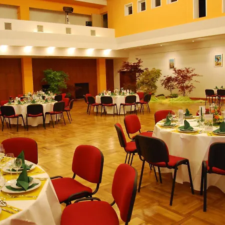 Evita Forum 3*